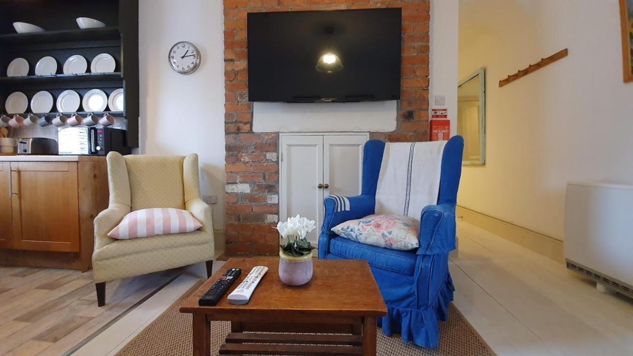 Stylish Town Centre Apartments Nailsworth Exteriör bild