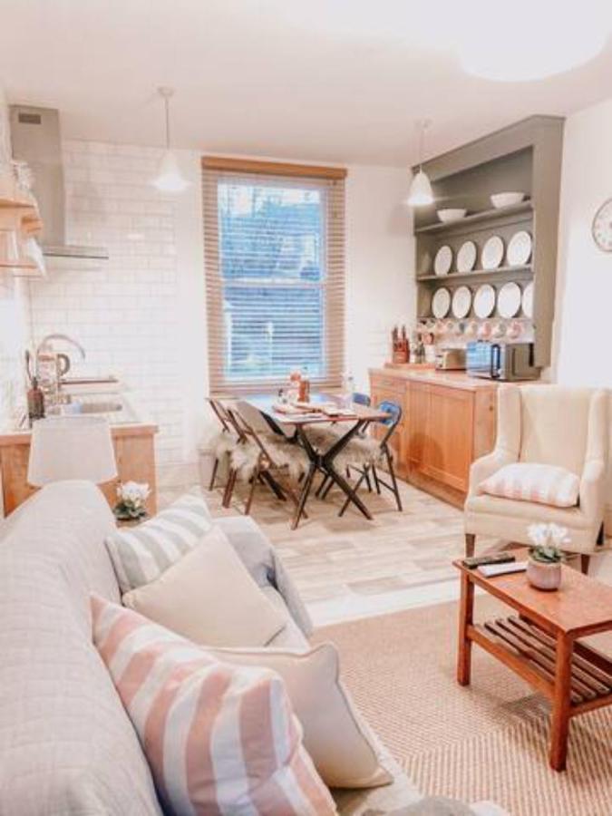 Stylish Town Centre Apartments Nailsworth Rum bild